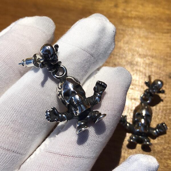 replica,repliche,fake,1:1,earrings,bracelet,ring,jewelry Orecchini Foti del cattivo Foti con doppio teschio cromato Hearst