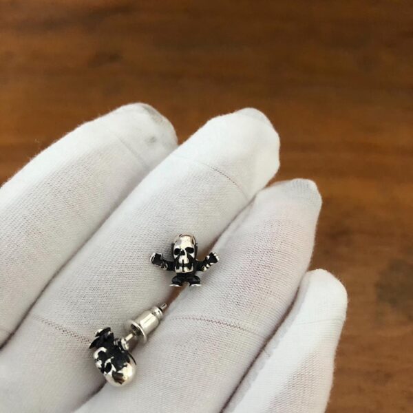replica,repliche,fake,1:1,earrings,bracelet,ring,jewelry Orecchini da uomo con teschio Foti e cuori cromati