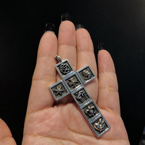 replica,repliche,fake,1:1,earrings,bracelet,ring,jewelry Croce di sei elementi con cuori cromati✟