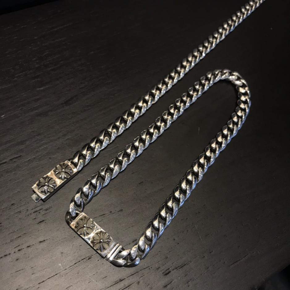 replica,repliche,fake,1:1,earrings,bracelet,ring,jewelry Catena a doppia croce sulla clavicola con cuori cromati replica,repliche,fake,1:1,earrings,bracelet,ring,jewelry Catena a doppia croce sulla clavicola con cuori cromati