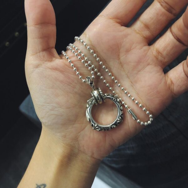 replica,repliche,fake,1:1,earrings,bracelet,ring,jewelry Collana palazzo quadrato con cuori cromati