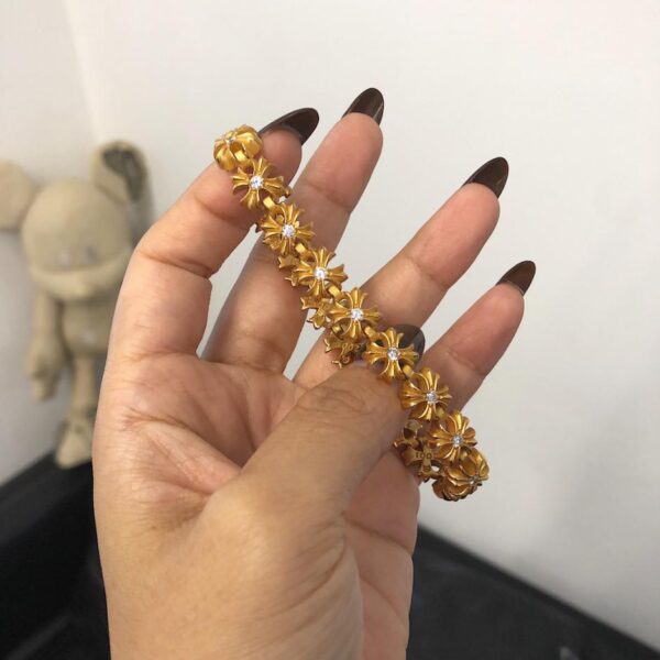 replica,repliche,fake,1:1,earrings,bracelet,ring,jewelry Bracciale con croce in pietra d’oro 22k Chrome Hearts