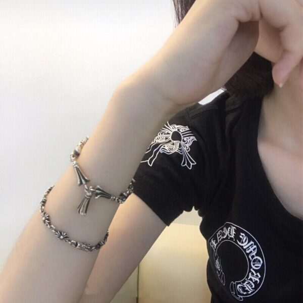 replica,repliche,fake,1:1,earrings,bracelet,ring,jewelry Bracciale a croce con fibbia Cuori cromati