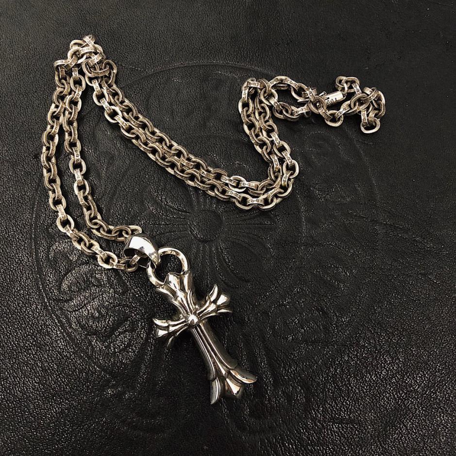 replica,repliche,fake,1:1,earrings,bracelet,ring,jewelry Collana classica a doppia croce con cuore di corvo replica,repliche,fake,1:1,earrings,bracelet,ring,jewelry Collana classica a doppia croce con cuore di corvo