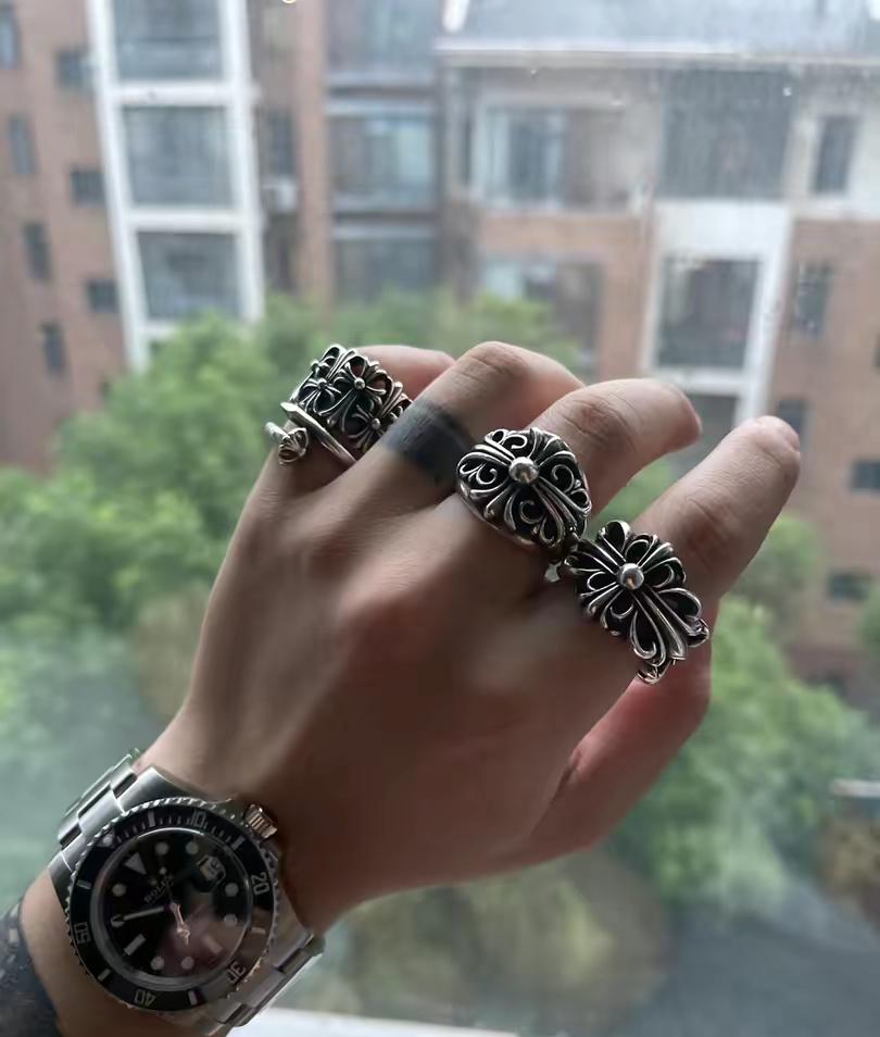 replica,repliche,fake,1:1,earrings,bracelet,ring,jewelry Anello largo Watcher con cuori cromati replica,repliche,fake,1:1,earrings,bracelet,ring,jewelry Anello largo Watcher con cuori cromati