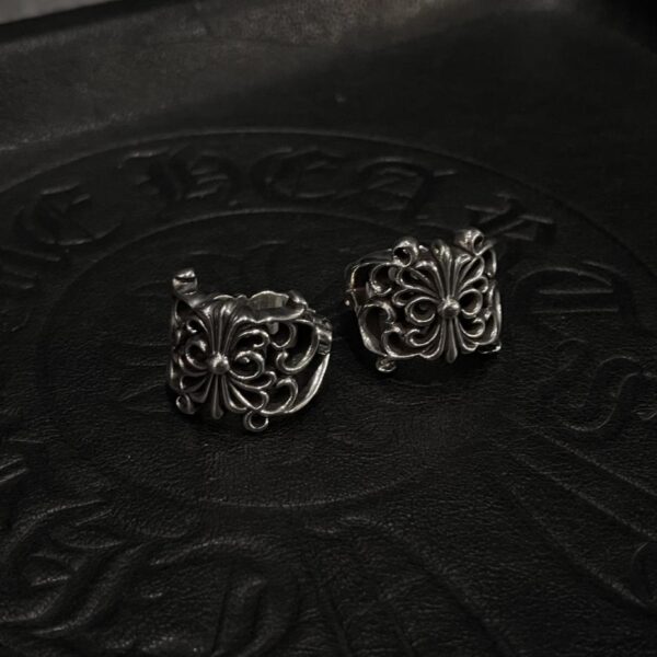 replica,repliche,fake,1:1,earrings,bracelet,ring,jewelry Anello a vite con farfalla e cuori cromati