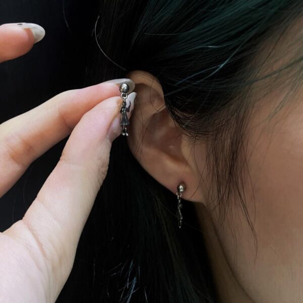 Orecchini da donna con teschio foti Chrome Hearts