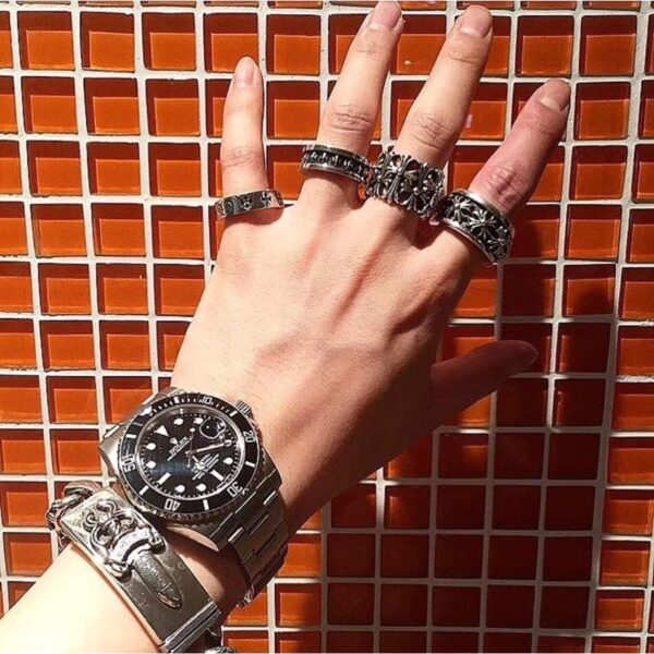 replica,repliche,fake,1:1,earrings,bracelet,ring,jewelry Mini cuori cromati più anello sottile con fiore a croce