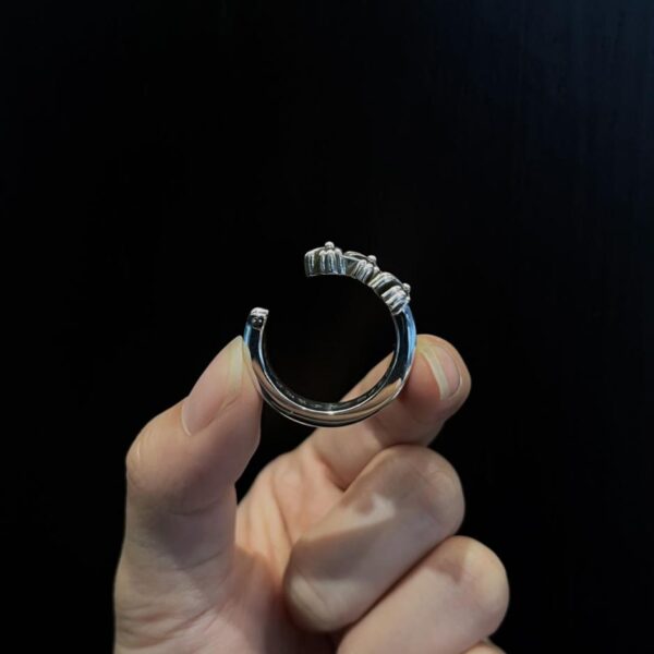 replica,repliche,fake,1:1,earrings,bracelet,ring,jewelry Anello aperto a tripla croce con cuori cromati