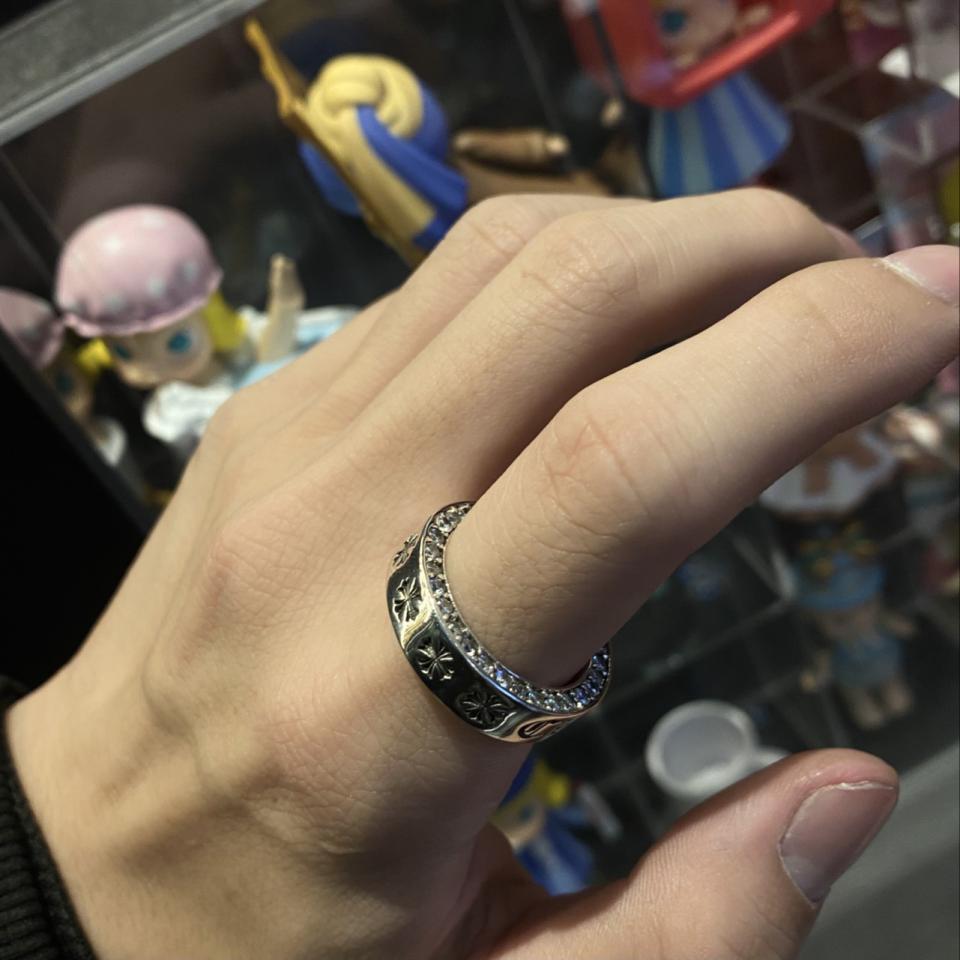 replica,repliche,fake,1:1,earrings,bracelet,ring,jewelry Anello classico con pietra per sempre Chrome Hearts replica,repliche,fake,1:1,earrings,bracelet,ring,jewelry Anello classico con pietra per sempre Chrome Hearts