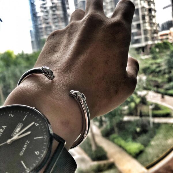 Bracciale Double Tap con cuori cromati
