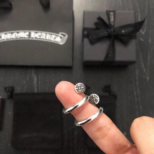 replica,repliche,fake,1:1,earrings,bracelet,ring,jewelry Anello per unghie piatto con cuori cromati