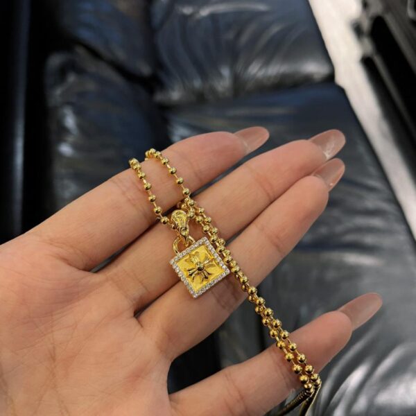 replica,repliche,fake,1:1,earrings,bracelet,ring,jewelry Placca quadrata piccola con fiore croce placcato oro con cuori cromati