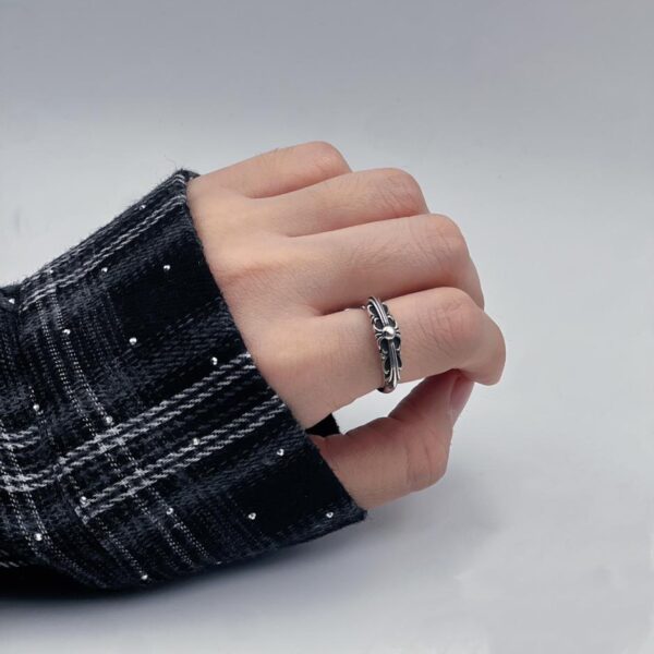 replica,repliche,fake,1:1,earrings,bracelet,ring,jewelry Anello fiore croce cuori cromati