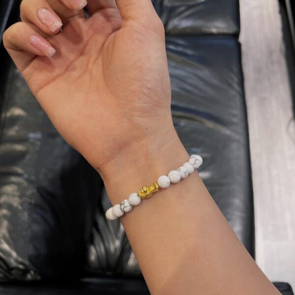 replica,repliche,fake,1:1,earrings,bracelet,ring,jewelry Bracciale in agata bianca placcata oro con croce di cuori cromati