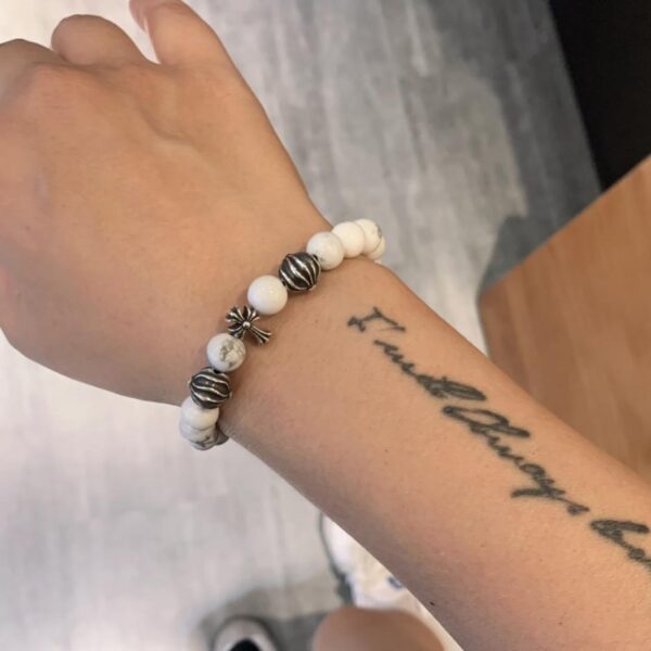 replica,repliche,fake,1:1,earrings,bracelet,ring,jewelry Bracciale con perline di agata bianca Chrome Hearts