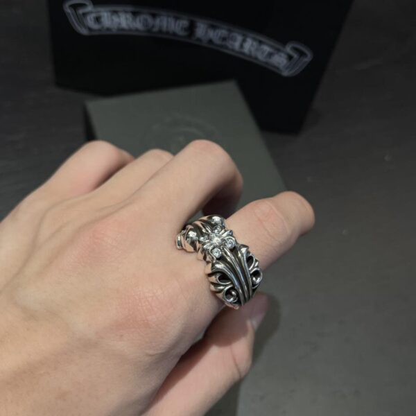 replica,repliche,fake,1:1,earrings,bracelet,ring,jewelry Anello K&T con pietra cromata a cuori