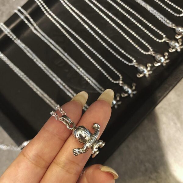 replica,repliche,fake,1:1,earrings,bracelet,ring,jewelry Collana con teschio piccolo potere Foti con cuori cromati