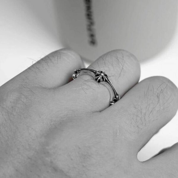 replica,repliche,fake,1:1,earrings,bracelet,ring,jewelry Anello con osso incrociato e cuori cromati