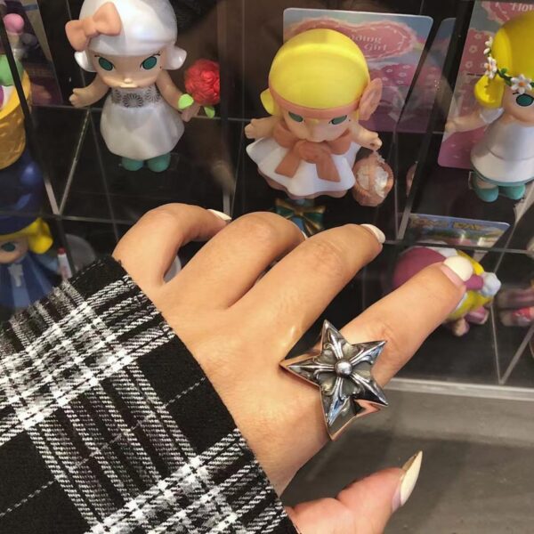 replica,repliche,fake,1:1,earrings,bracelet,ring,jewelry Anello pentagramma grande con cuori cromati
