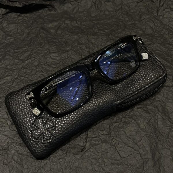 replica,repliche,fake,1:1,earrings,bracelet,ring,jewelry Occhiali in metallo inciso Chrome Hearts