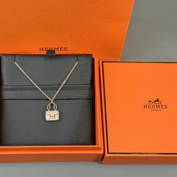 replica,repliche,fake,1:1,earrings,bracelet,ring,jewelry Consegna effettiva, borsa Hermès personalizzata in oro 18 carati completa di collana di diamanti (E387)