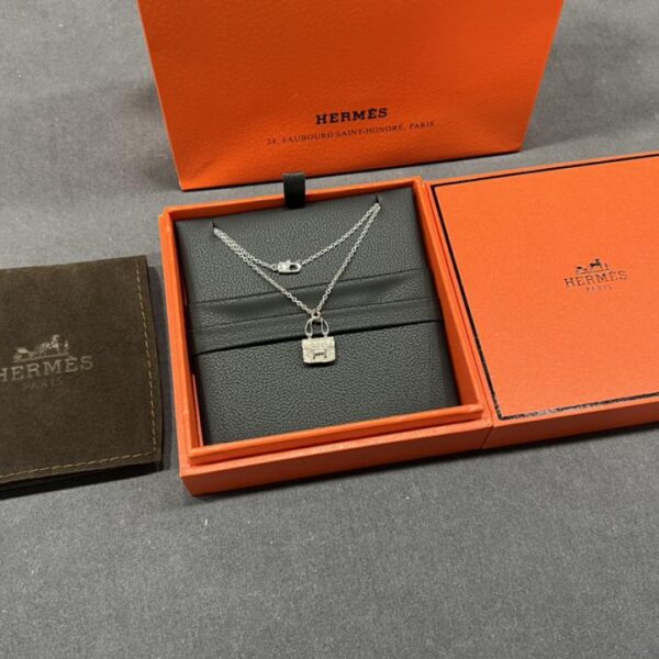 replica,repliche,fake,1:1,earrings,bracelet,ring,jewelry Consegna effettiva, borsa Hermès personalizzata in platino in oro 18 carati avvolta da una collana di diamanti (83A5)
