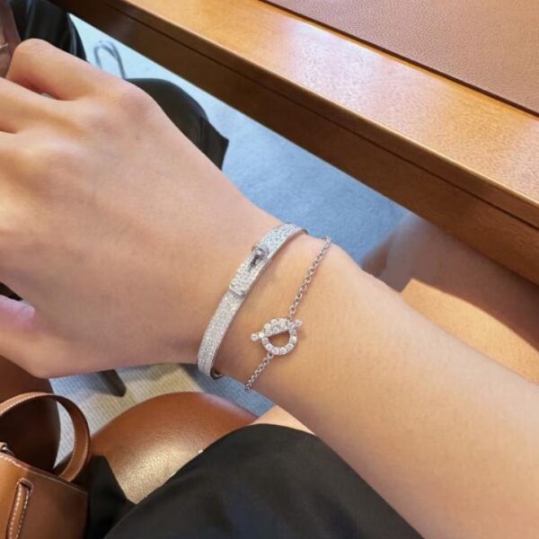 replica,repliche,fake,1:1,earrings,bracelet,ring,jewelry Bracciale Hermès Kelly personalizzato in platino con diamanti pieni (CE3F)
