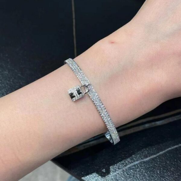 replica,repliche,fake,1:1,earrings,bracelet,ring,jewelry Bracciale Hermès personalizzato interamente in diamanti versione personalizzata (A18B)