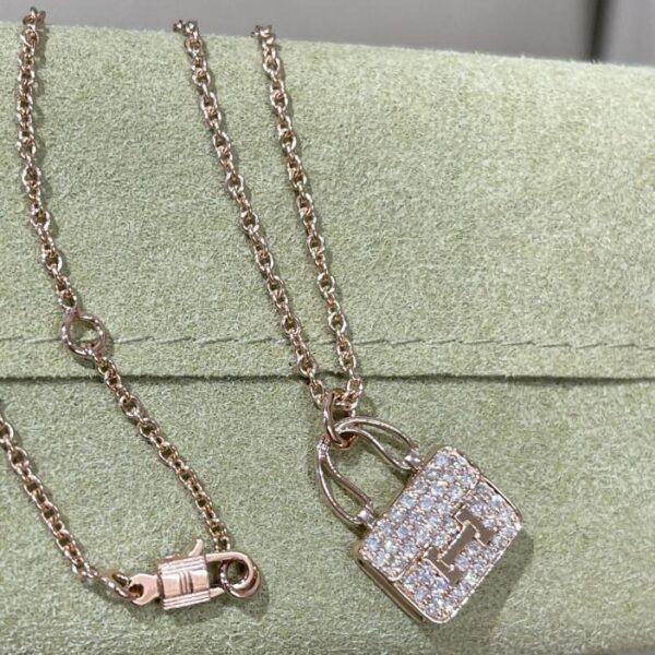 replica,repliche,fake,1:1,earrings,bracelet,ring,jewelry Collana Hermès con borsa con chiusura a diamante pieno, oro reale 18 carati, vero diamante, modello popolare in oro rosa (C19E)