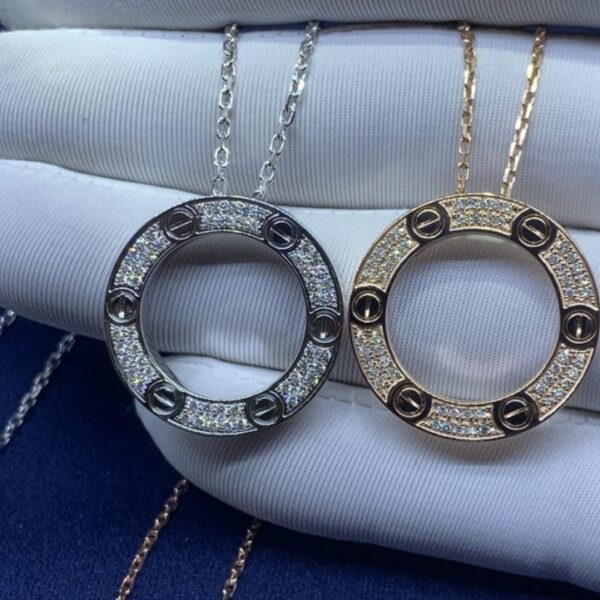 replica,repliche,fake,1:1,earrings,bracelet,ring,jewelry Collana classica Cartier con torta LOVE piena di diamanti, squisita fattura, vero oro 18 carati e veri diamanti (5C40)