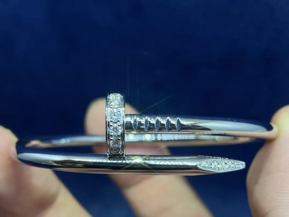 replica,repliche,fake,1:1,earrings,bracelet,ring,jewelry Bracciale classico con diamanti Cartier con testa e coda, squisita fattura, vero oro 18 carati e veri diamanti (5702) replica,repliche,fake,1:1,earrings,bracelet,ring,jewelry Bracciale classico con diamanti Cartier con testa e coda, squisita fattura, vero oro 18 carati e veri diamanti (5702)