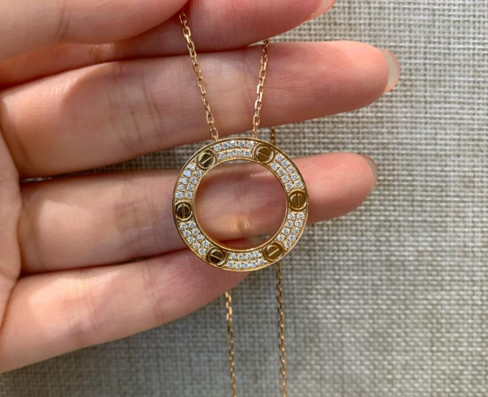 replica,repliche,fake,1:1,earrings,bracelet,ring,jewelry Collana Cartier pancake piena di diamanti Materiale: oro vero 18 carati e diamanti veri (D768) replica,repliche,fake,1:1,earrings,bracelet,ring,jewelry Collana Cartier pancake piena di diamanti Materiale: oro vero 18 carati e diamanti veri (D768)