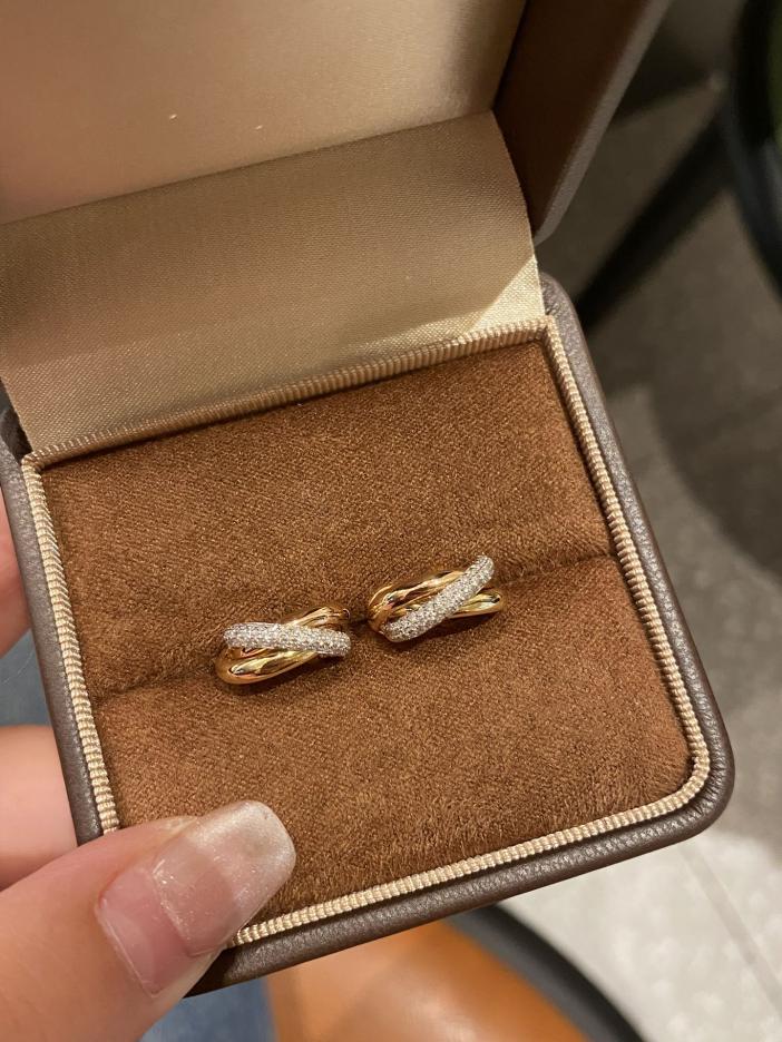 replica,repliche,fake,1:1,earrings,bracelet,ring,jewelry Racchetta per l’orecchio tricolore Cartier in stock in oro vero 18 carati e diamanti (2B88) replica,repliche,fake,1:1,earrings,bracelet,ring,jewelry Racchetta per l’orecchio tricolore Cartier in stock in oro vero 18 carati e diamanti (2B88)