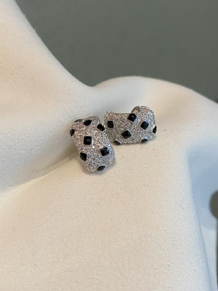 replica,repliche,fake,1:1,earrings,bracelet,ring,jewelry Orecchini con stampa leopardata Cartier in stock in oro vero 18 carati e diamanti (39BA) replica,repliche,fake,1:1,earrings,bracelet,ring,jewelry Orecchini con stampa leopardata Cartier in stock in oro vero 18 carati e diamanti (39BA)
