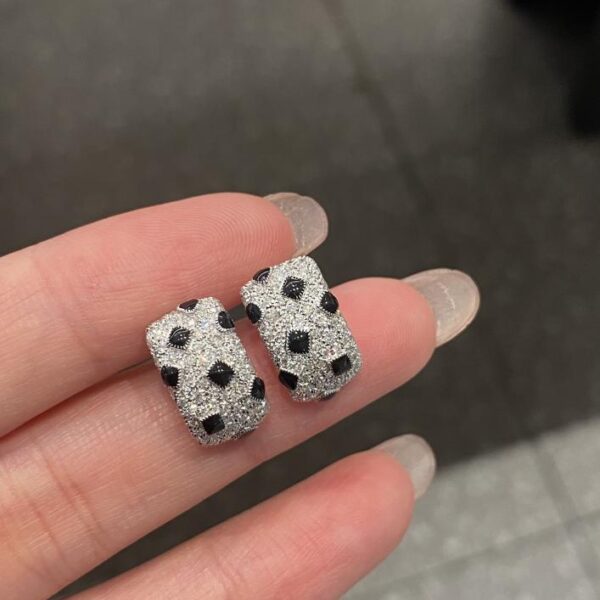 replica,repliche,fake,1:1,earrings,bracelet,ring,jewelry Orecchini a bottone con diamanti maculati Cartier in vero oro 18k e diamanti veri (E344)