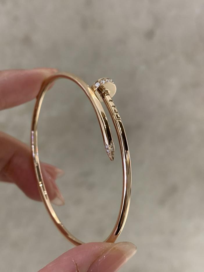 replica,repliche,fake,1:1,earrings,bracelet,ring,jewelry Bracciale Cartier in oro 18 carati con chiodo stretto versione Seiko (823B) replica,repliche,fake,1:1,earrings,bracelet,ring,jewelry Bracciale Cartier in oro 18 carati con chiodo stretto versione Seiko (823B)