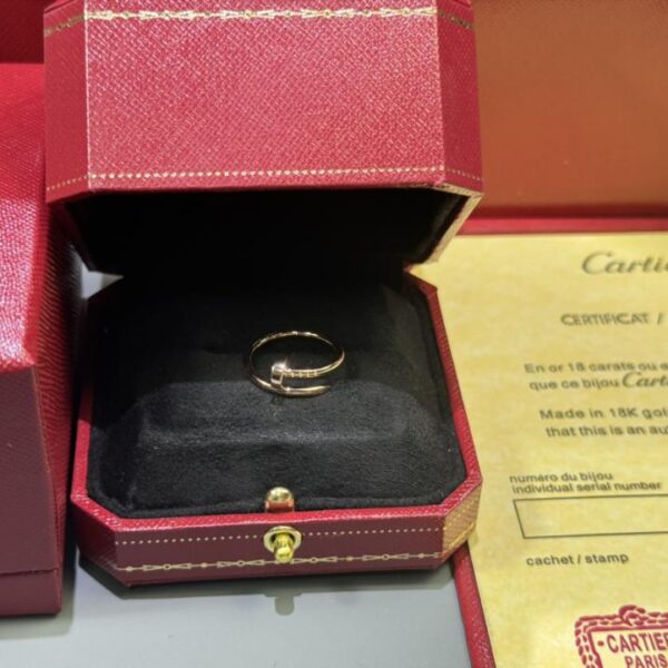 replica,repliche,fake,1:1,earrings,bracelet,ring,jewelry Foto della consegna effettiva Anello per unghie in oro chiaro personalizzato Cartier in oro 18 carati versione stretta in oro rosa (61F4)