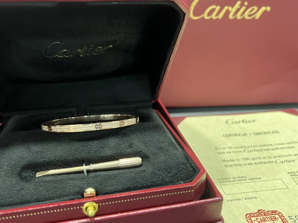 replica,repliche,fake,1:1,earrings,bracelet,ring,jewelry Foto reali della consegna, versione stretta personalizzata Cartier in oro 18 carati del braccialetto Baby’s Breath, oro rosa (8A27) replica,repliche,fake,1:1,earrings,bracelet,ring,jewelry Foto reali della consegna, versione stretta personalizzata Cartier in oro 18 carati del braccialetto Baby’s Breath, oro rosa (8A27)