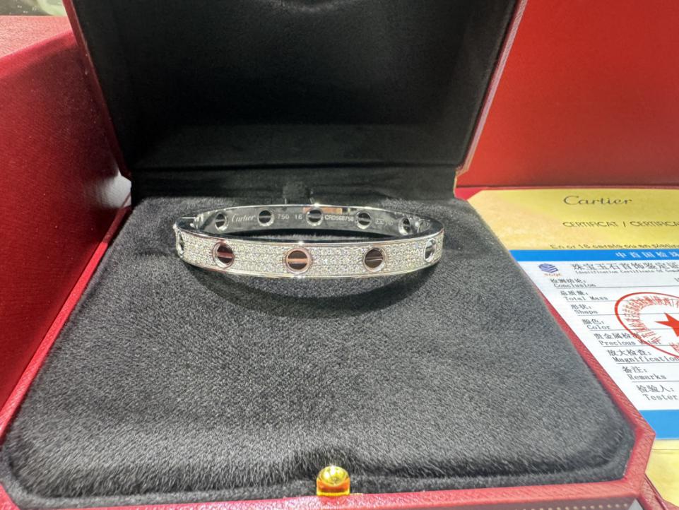 replica,repliche,fake,1:1,earrings,bracelet,ring,jewelry Consegna effettiva, braccialetto personalizzato Cartier LOVE con chiodo nero stellato in oro 18 carati (CD36) replica,repliche,fake,1:1,earrings,bracelet,ring,jewelry Consegna effettiva, braccialetto personalizzato Cartier LOVE con chiodo nero stellato in oro 18 carati (CD36)