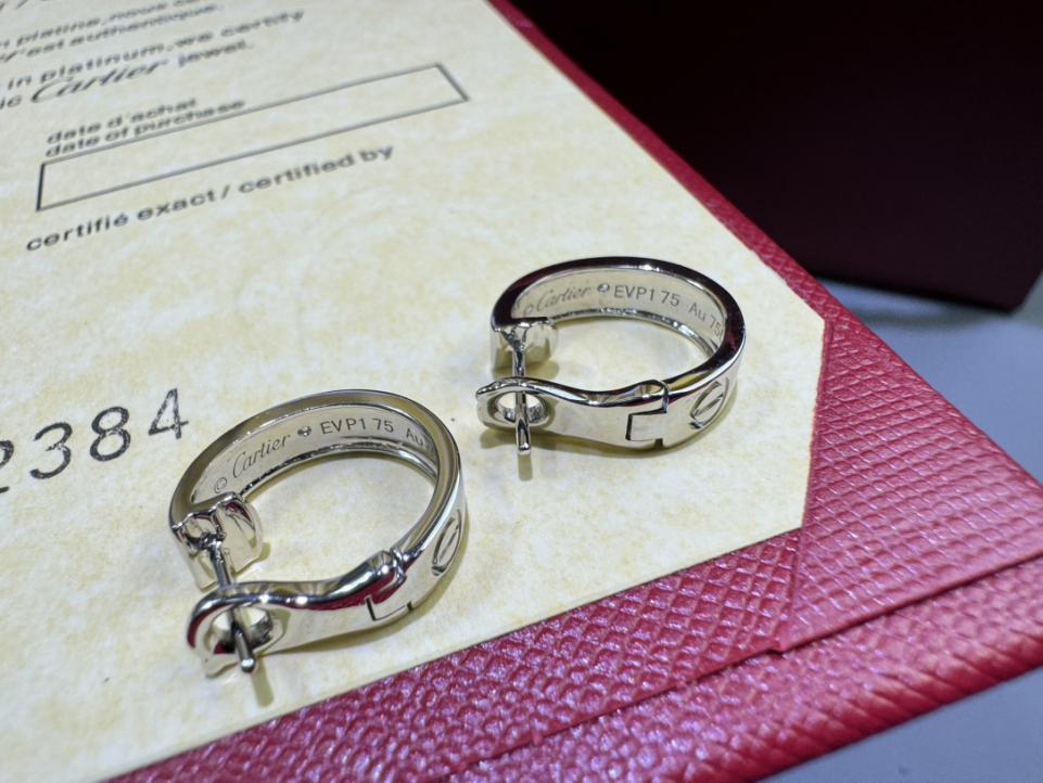replica,repliche,fake,1:1,earrings,bracelet,ring,jewelry Consegna effettiva, oro 18 carati personalizzato, oro vero e diamanti veri, serie LOVE Cartier, versione ampia con orecchini di diamanti, oro bianco 18 carati (49D4) replica,repliche,fake,1:1,earrings,bracelet,ring,jewelry Consegna effettiva, oro 18 carati personalizzato, oro vero e diamanti veri, serie LOVE Cartier, versione ampia con orecchini di diamanti, oro bianco 18 carati (49D4)