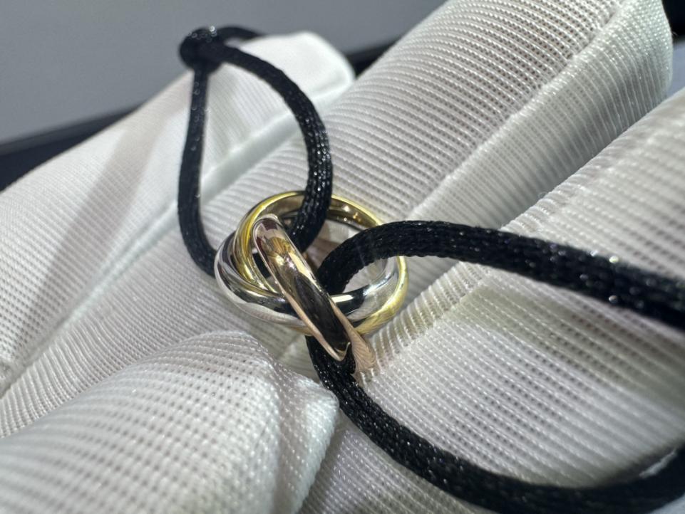 replica,repliche,fake,1:1,earrings,bracelet,ring,jewelry Foto reali della consegna, oro 18 carati personalizzato, oro vero e diamanti veri, serie di bracciali Cartier TRINITY, oro bianco 18 carati, oro 18 carati, bracciale a tre anelli in oro rosa 18 carati (AC40) replica,repliche,fake,1:1,earrings,bracelet,ring,jewelry Foto reali della consegna, oro 18 carati personalizzato, oro vero e diamanti veri, serie di bracciali Cartier TRINITY, oro bianco 18 carati, oro 18 carati, bracciale a tre anelli in oro rosa 18 carati (AC40)