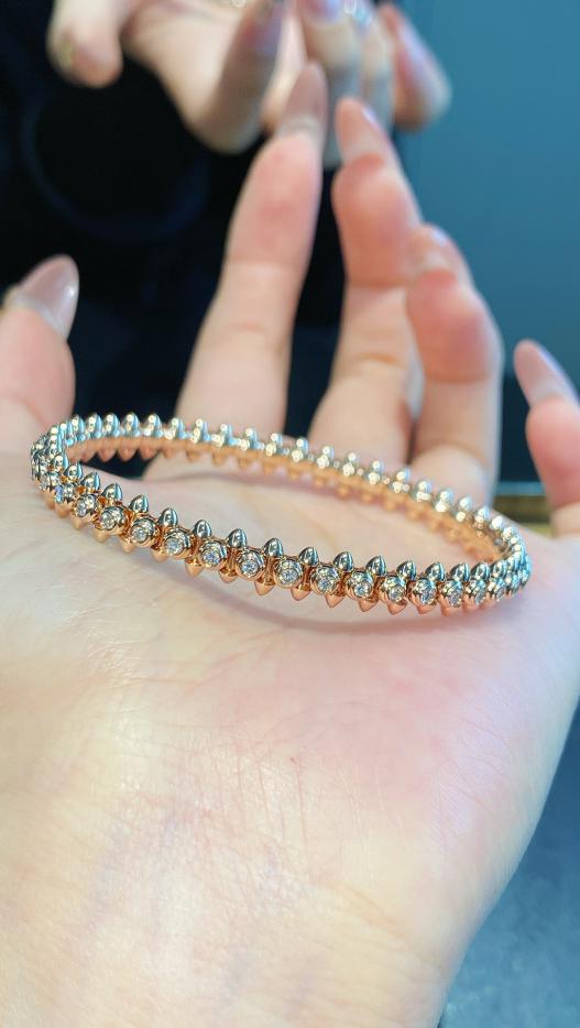 replica,repliche,fake,1:1,earrings,bracelet,ring,jewelry Vero colpo di vero oro 18k e vero diamante Cartier Liuding pieno di braccialetto di diamanti (1FD9) replica,repliche,fake,1:1,earrings,bracelet,ring,jewelry Vero colpo di vero oro 18k e vero diamante Cartier Liuding pieno di braccialetto di diamanti (1FD9)