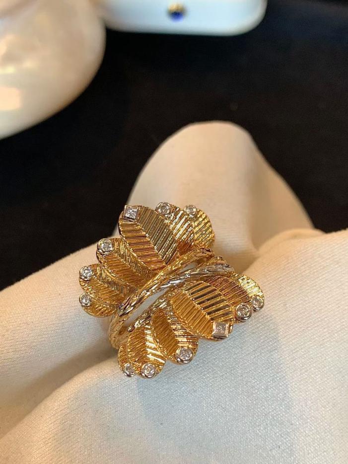 replica,repliche,fake,1:1,earrings,bracelet,ring,jewelry Anello Cartier in oro 18 carati ordinato su misura L’anello della serie di chicchi di caffè Cartier è così bello È super nobile e grandioso Sembra una regina d’oro (C27F). replica,repliche,fake,1:1,earrings,bracelet,ring,jewelry Anello Cartier in oro 18 carati ordinato su misura L’anello della serie di chicchi di caffè Cartier è così bello È super nobile e grandioso Sembra una regina d’oro (C27F).