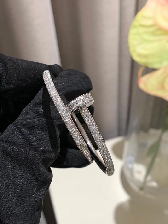 replica,repliche,fake,1:1,earrings,bracelet,ring,jewelry Bracciale per unghie personalizzato Cartier pieno di diamanti in oro 18 carati Indossare unghie piene di diamanti significa aggiungere ricchezza (2818). replica,repliche,fake,1:1,earrings,bracelet,ring,jewelry Bracciale per unghie personalizzato Cartier pieno di diamanti in oro 18 carati Indossare unghie piene di diamanti significa aggiungere ricchezza (2818).