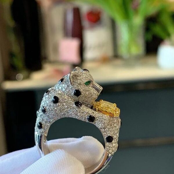 Anello leopardato Cartier personalizzato in oro 18 carati con diamante giallo, decapitazione di un uomo e una donna, così bello (28A2)