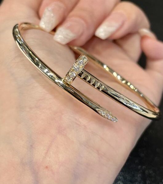 replica,repliche,fake,1:1,earrings,bracelet,ring,jewelry Foto reale del braccialetto con chiodi di diamanti con testa e coda di Cartier (F716)