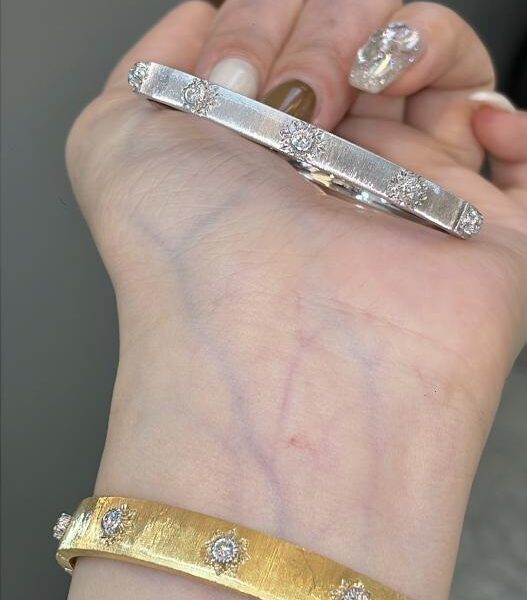 replica,repliche,fake,1:1,earrings,bracelet,ring,jewelry Condivisione dell’ordine del cliente Cartier Bracciale in vero oro 18 carati e veri diamanti versione alta versione in oro pesante delicato braccialetto con diamanti spazzolati (D4BD)