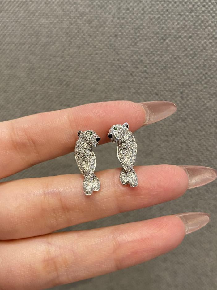 replica,repliche,fake,1:1,earrings,bracelet,ring,jewelry Cartier piccolo modello timido orecchio leopardo pieno di diamanti, oro reale 18 carati e diamanti veri (1D8D) replica,repliche,fake,1:1,earrings,bracelet,ring,jewelry Cartier piccolo modello timido orecchio leopardo pieno di diamanti, oro reale 18 carati e diamanti veri (1D8D)