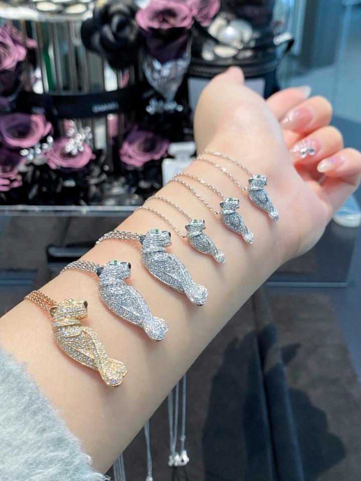replica,repliche,fake,1:1,earrings,bracelet,ring,jewelry Collana Cartier con diamanti pieni di leopardo, misure complete, oro vero 18 carati e diamanti veri (719F) replica,repliche,fake,1:1,earrings,bracelet,ring,jewelry Collana Cartier con diamanti pieni di leopardo, misure complete, oro vero 18 carati e diamanti veri (719F)